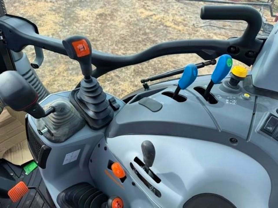 New Holland POWERSTAR 120