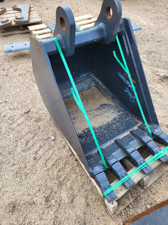 Case 24IN BUCKET