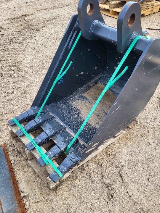 Case 24IN BUCKET