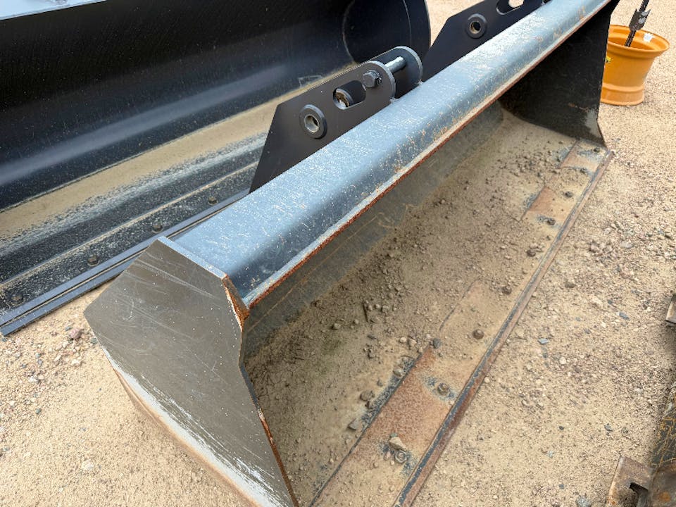 Case 93 PIN ON BUCKET WITH EDGE