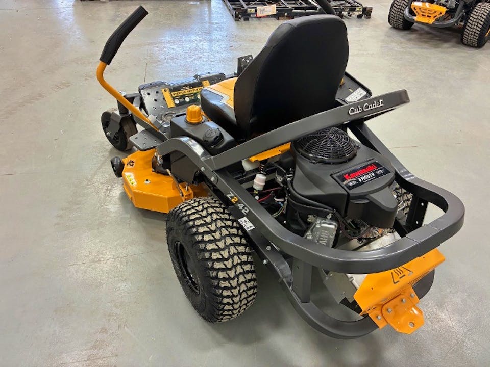 CUB CADET Z242