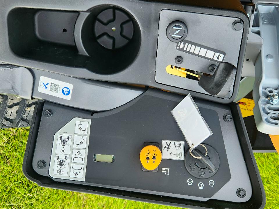 CUB CADET Z246