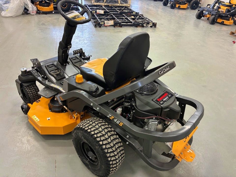 CUB CADET Z246S