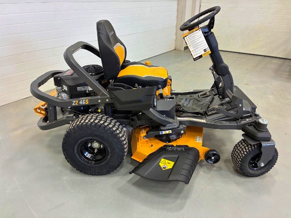 CUB CADET Z246S