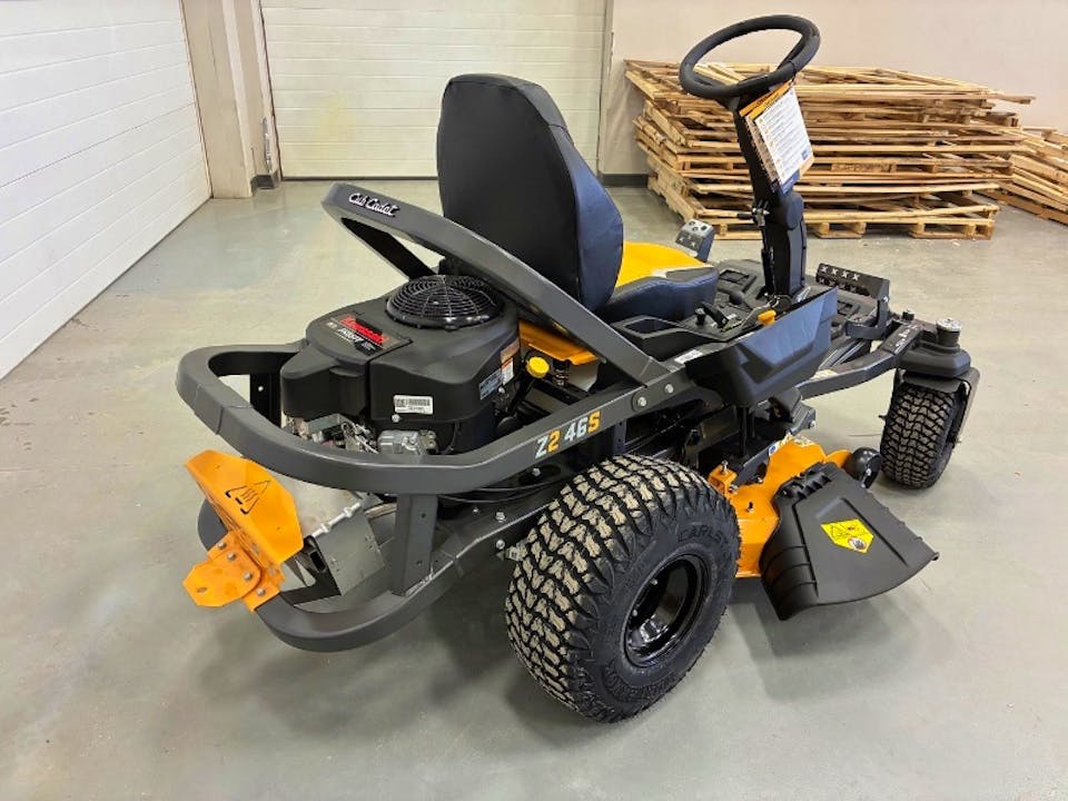CUB CADET Z246S