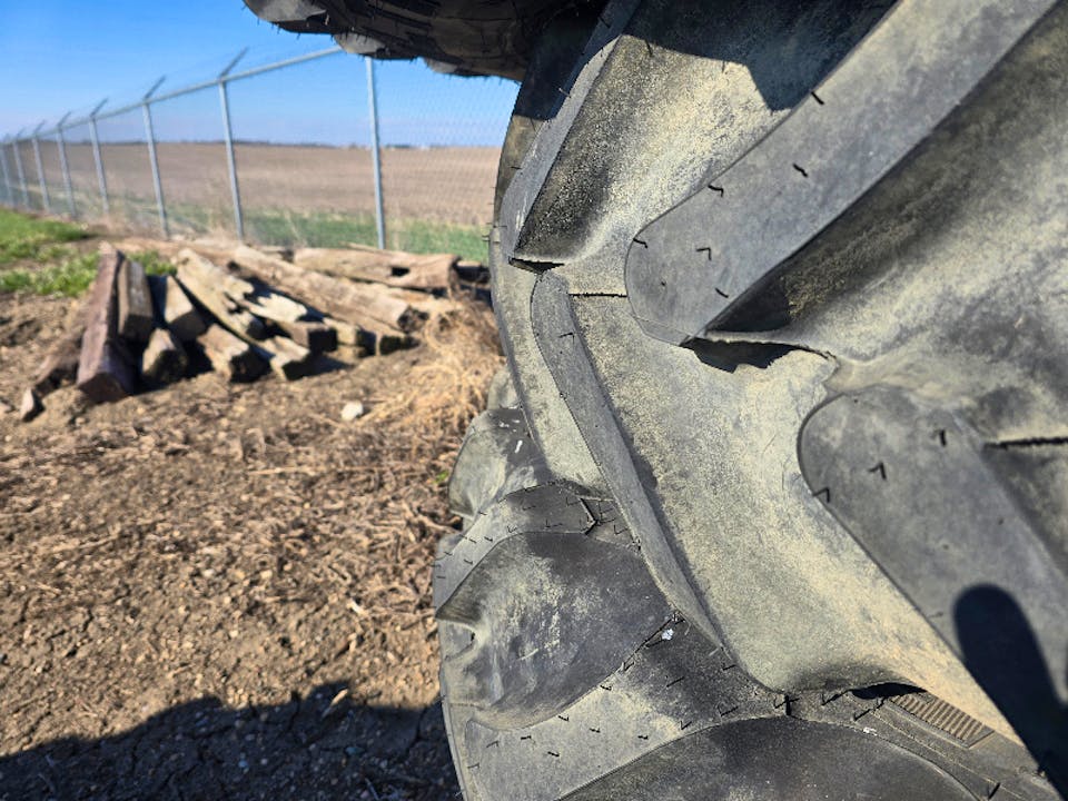 GOODYEAR 380/90R46 GY