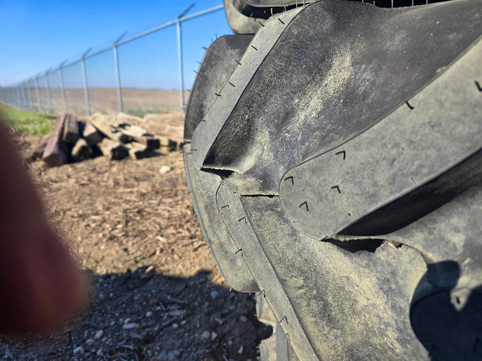 GOODYEAR 380/90R46 GY