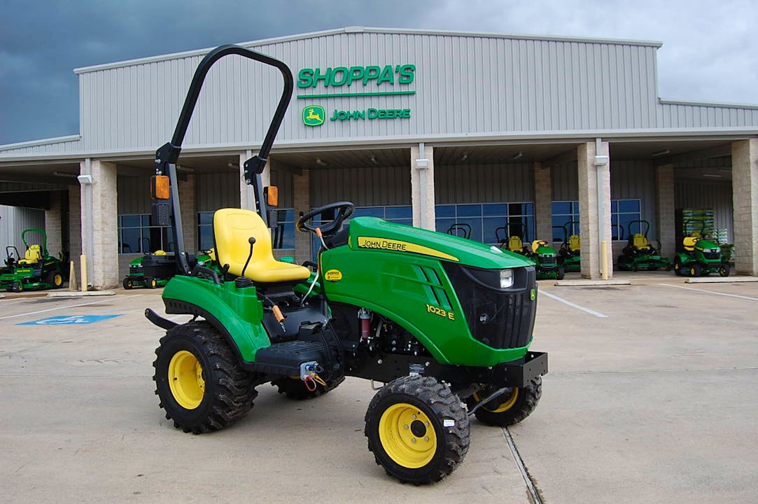 John Deere 1023E