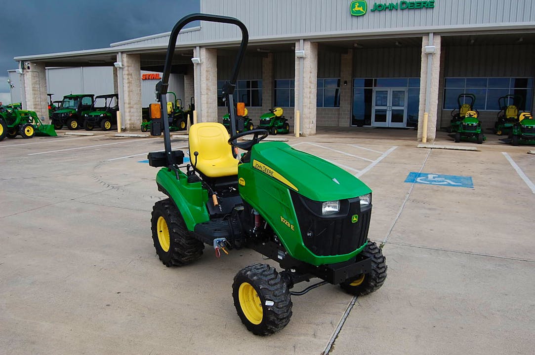 John Deere 1023E