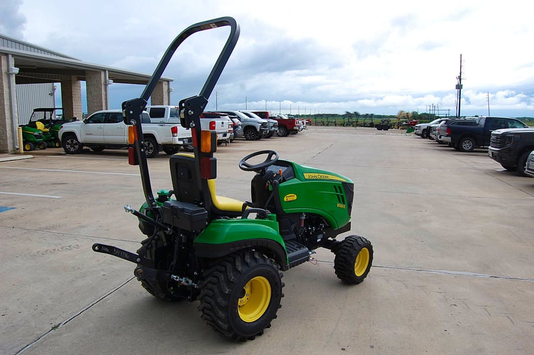 John Deere 1023E