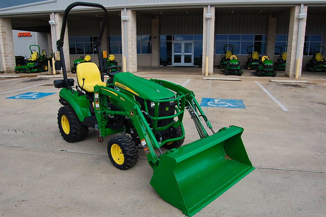 John Deere 1023E