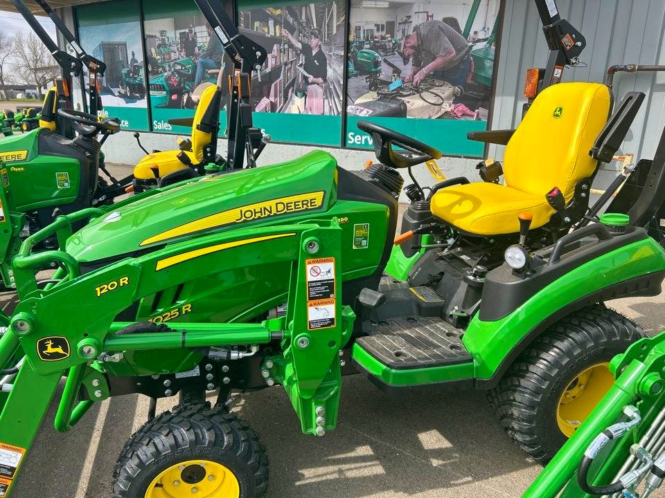 John Deere 1025R
