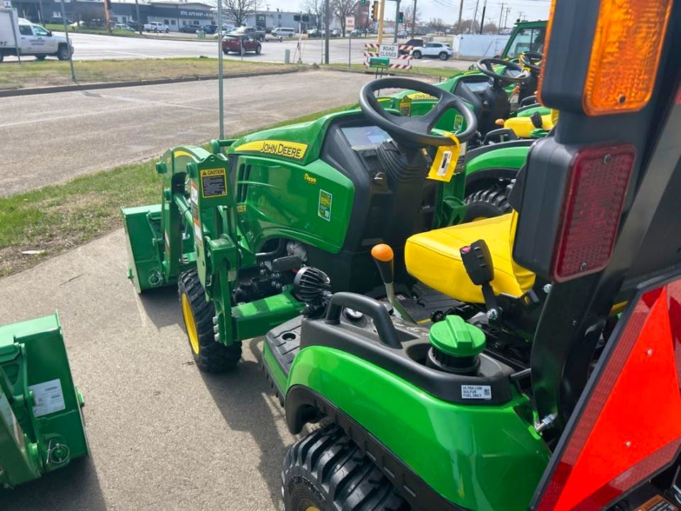 John Deere 1025R