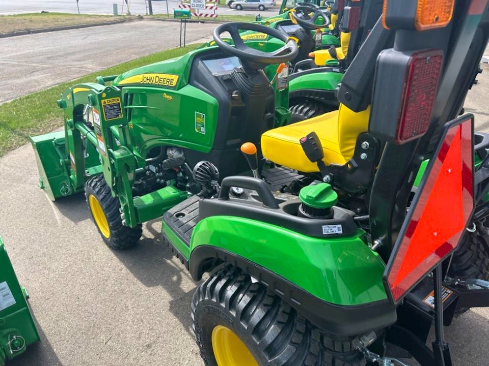 John Deere 1025R