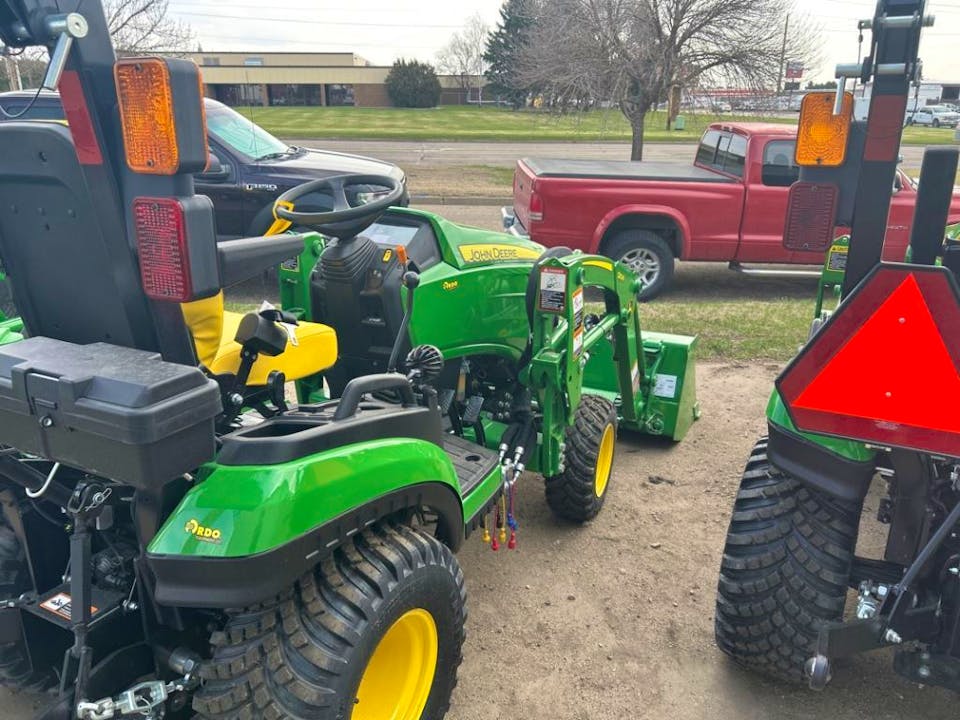 John Deere 1025R