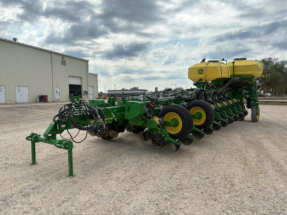 John Deere 1775NT