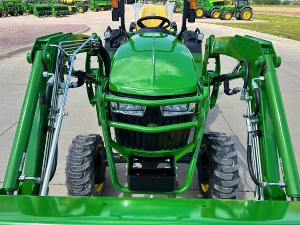 John Deere 2038R