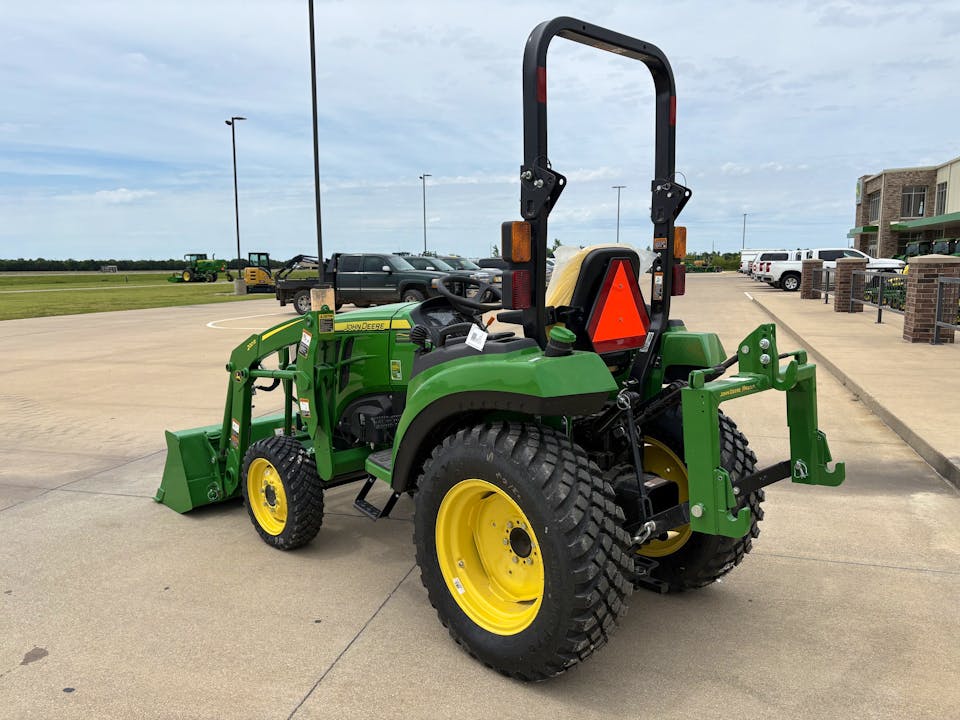 John Deere 2038R