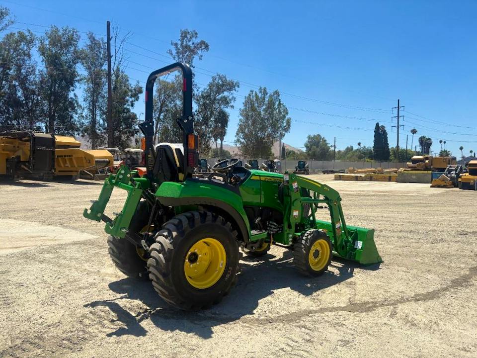 John Deere 2038R