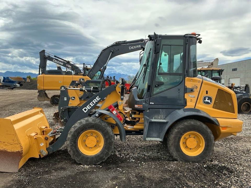 John Deere 244P
