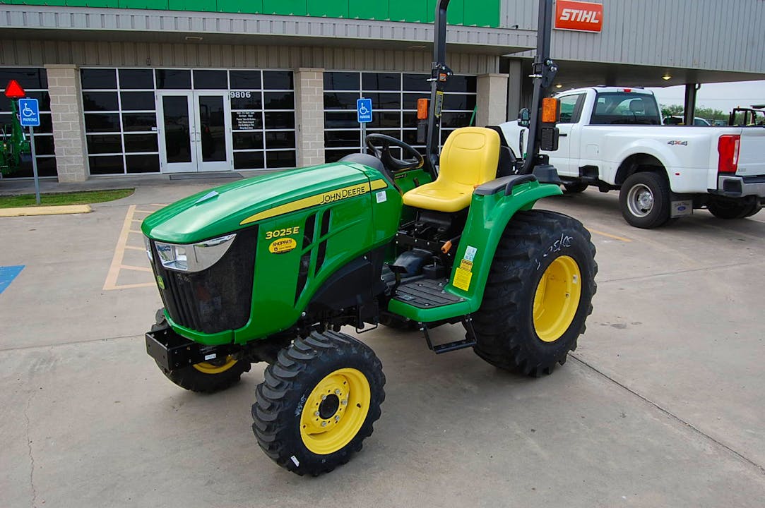 John Deere 3025E
