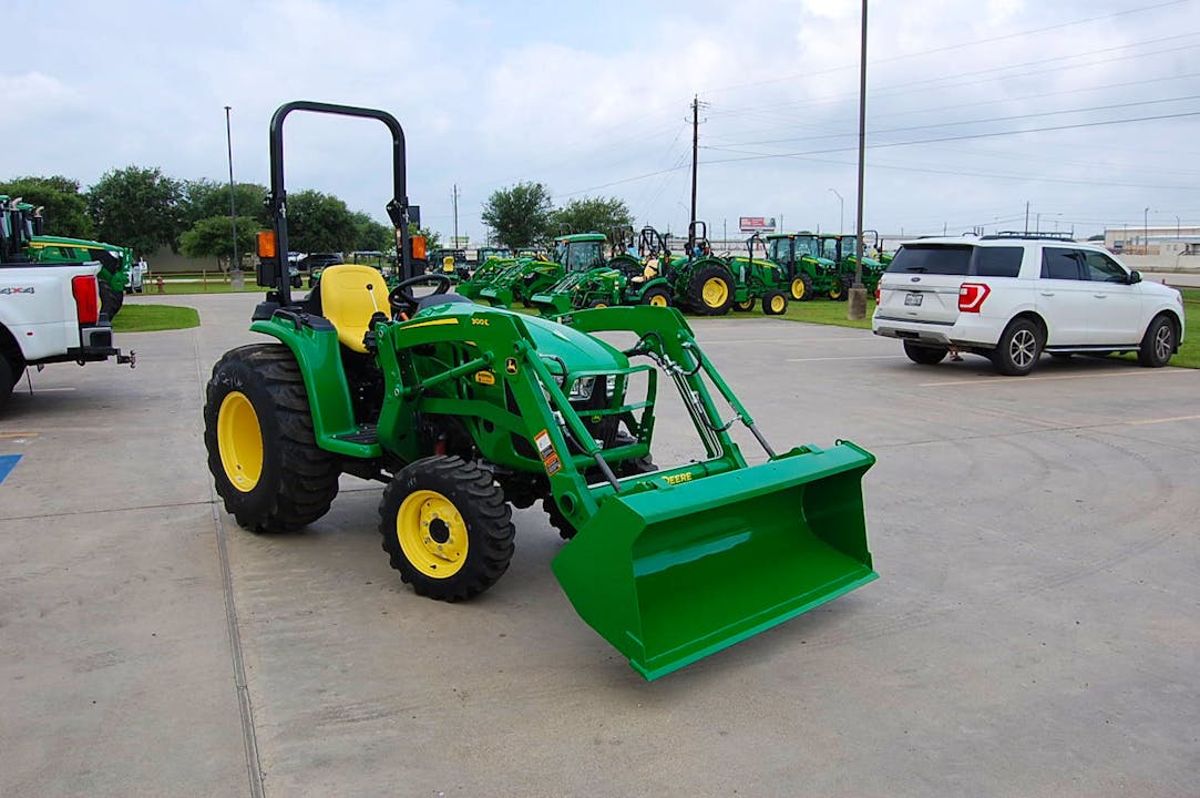 John Deere 3025E
