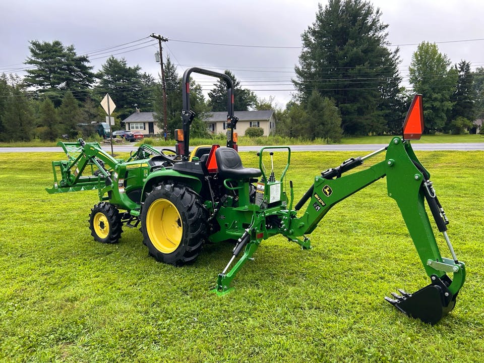 John Deere 3025E