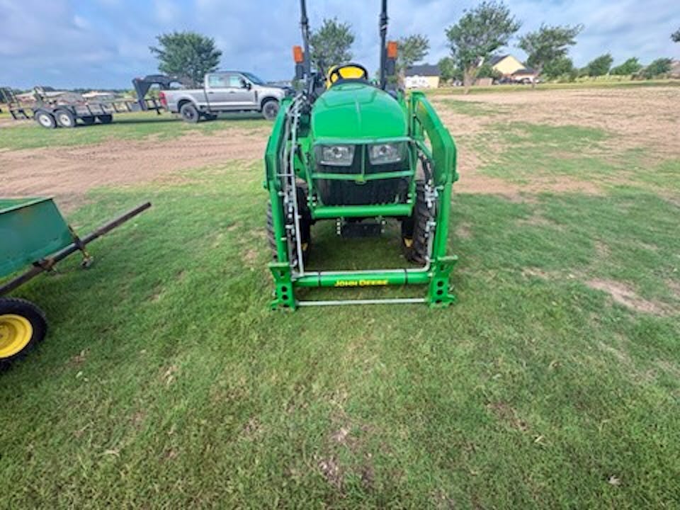 John Deere 3038E