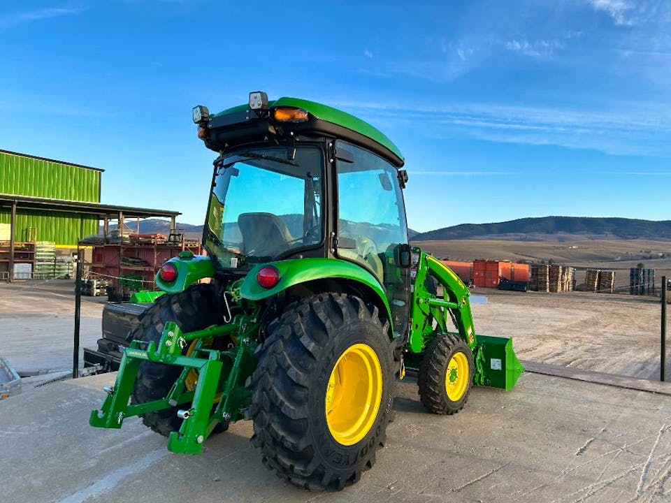 John Deere 3039R