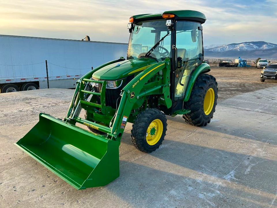 John Deere 3039R