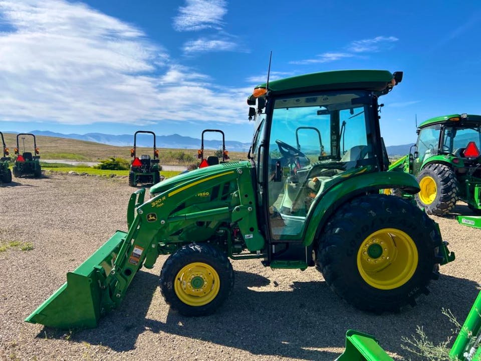 John Deere 3039R