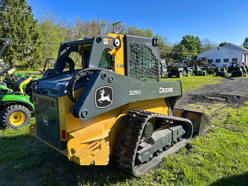 John Deere 325G