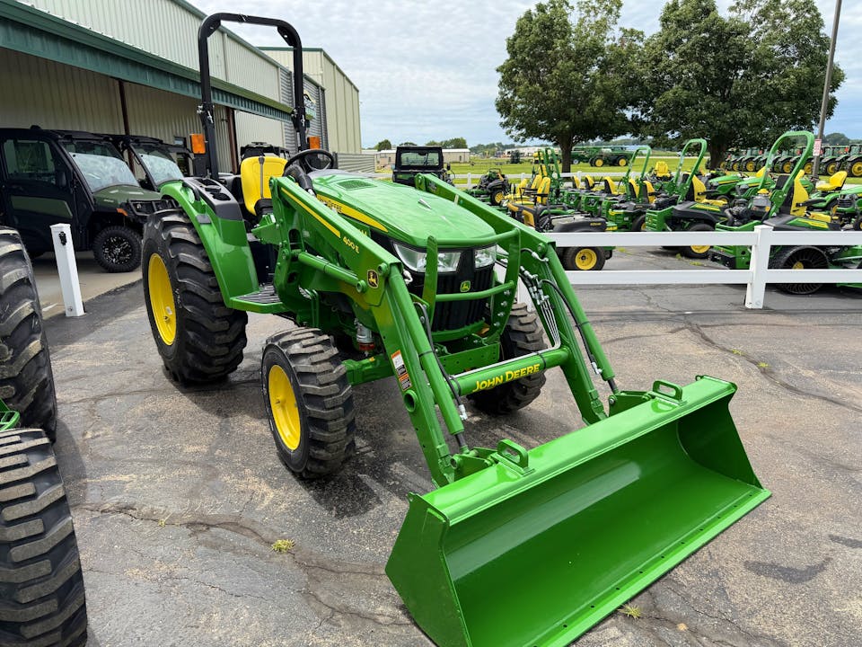 John Deere 4044M