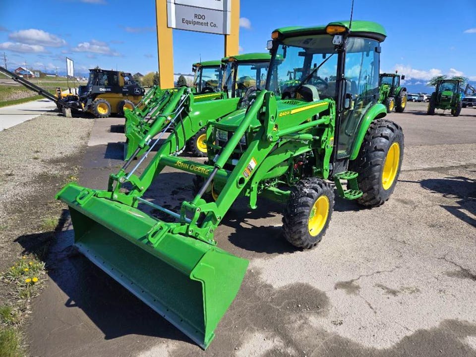 John Deere 4044R