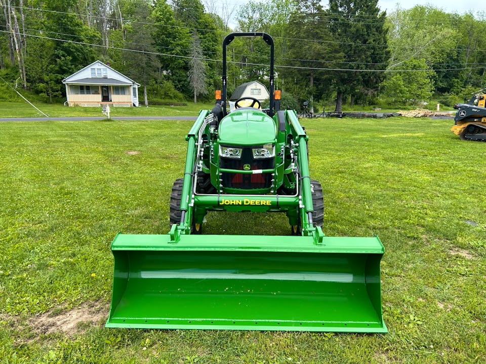 John Deere 4052M