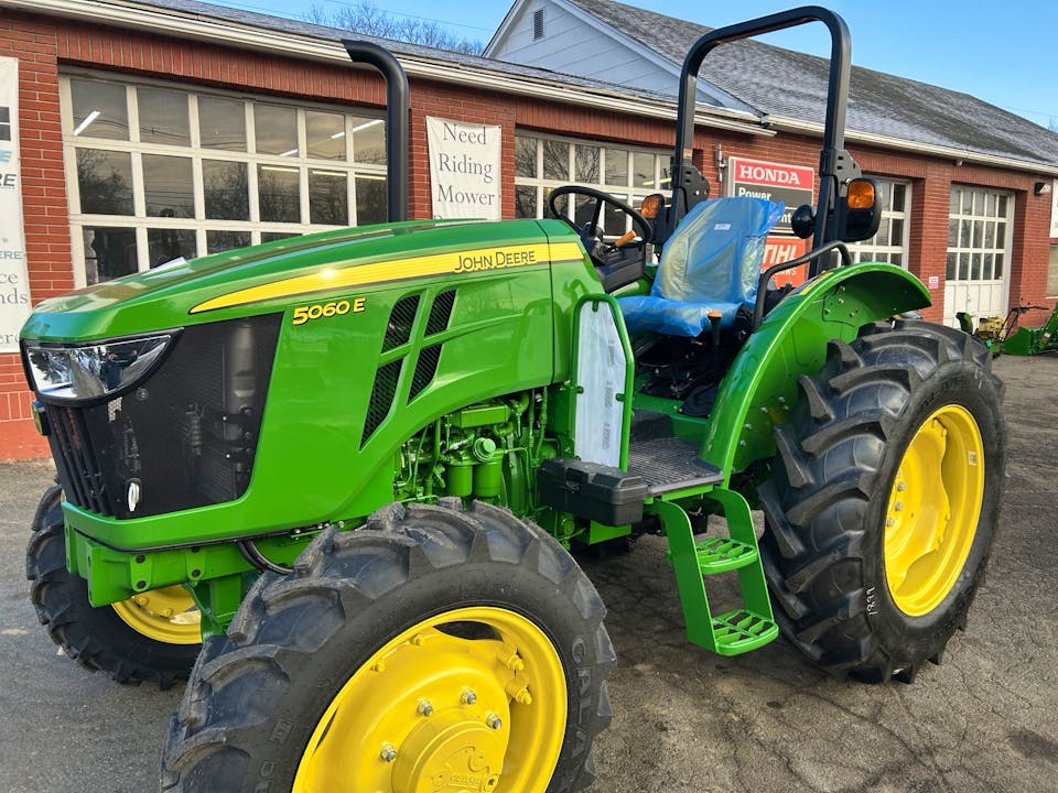 John Deere 5060E
