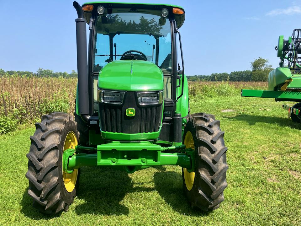John Deere 5075E