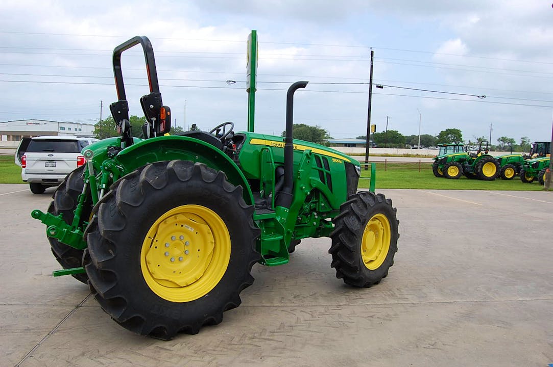 John Deere 5105M