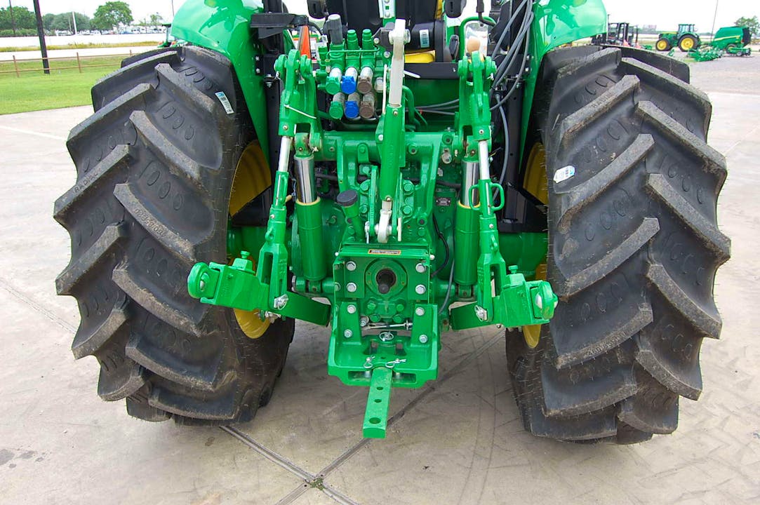John Deere 5105M