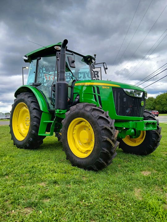 John Deere 5120M