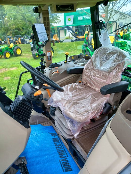 John Deere 5120M