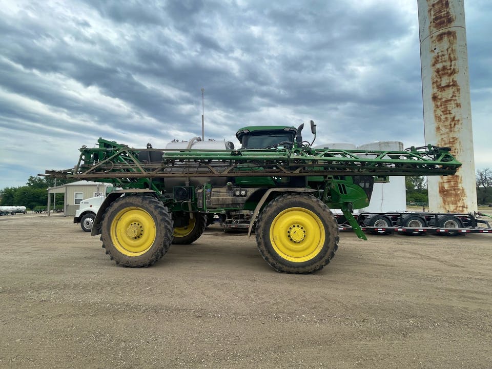 John Deere 616R