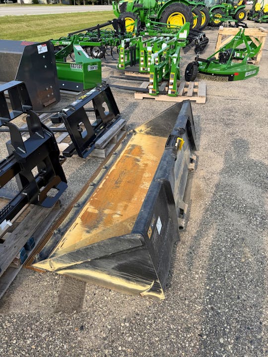 John Deere C84