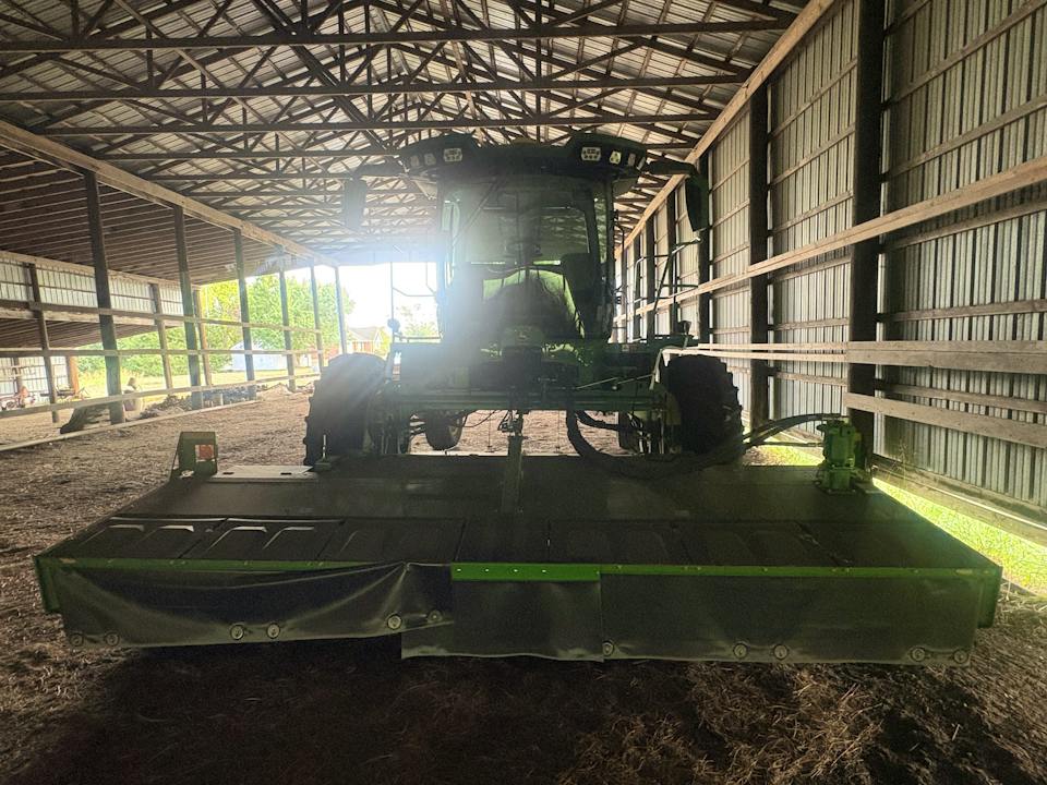 John Deere W235R