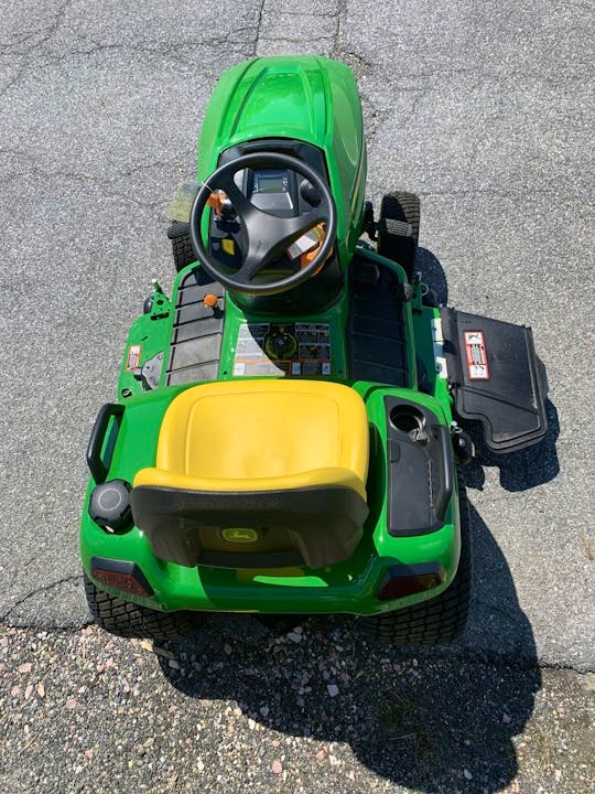 John Deere X570