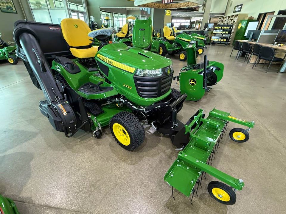 John Deere X739