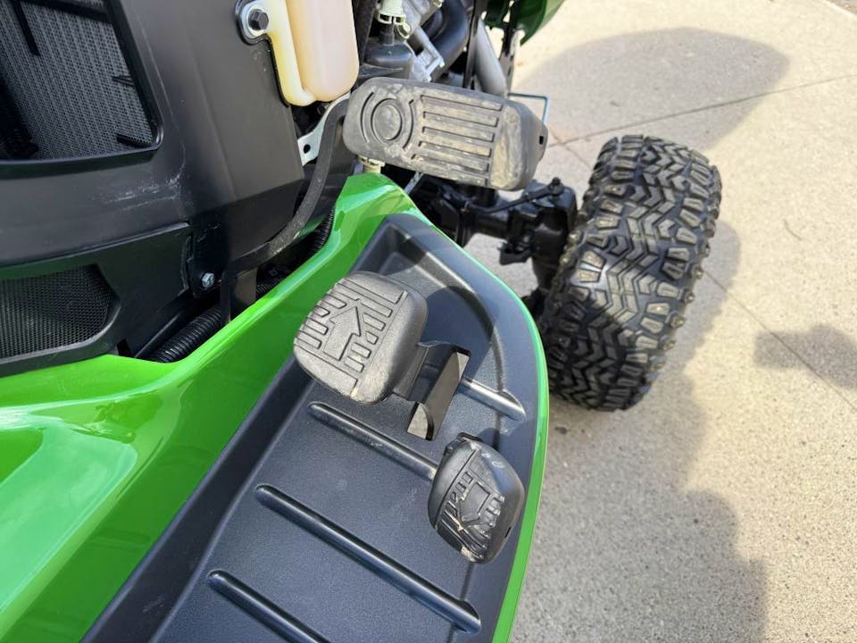 John Deere X739