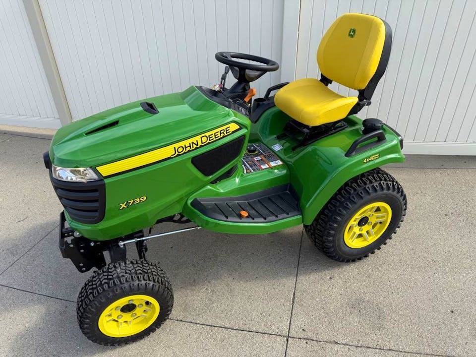 John Deere X739