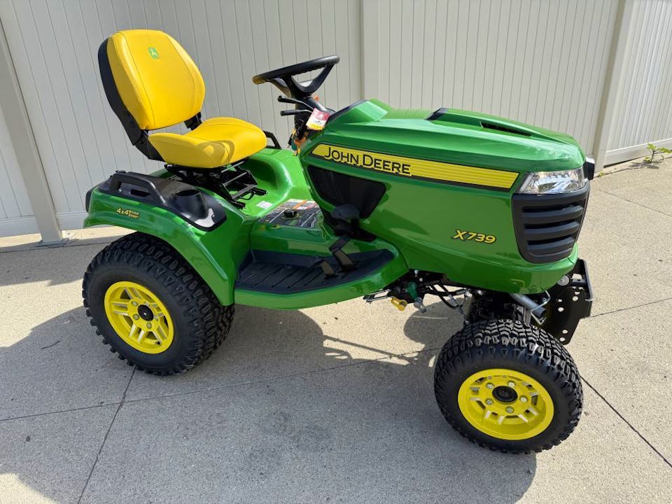 John Deere X739