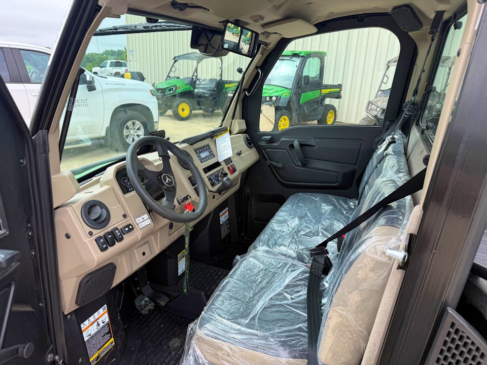 John Deere XUV845R Premium Cab